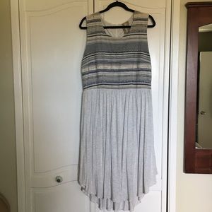 Anthropologie sleeveless flowy midi dress
